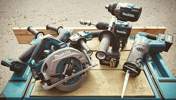 Makita 40 online volts